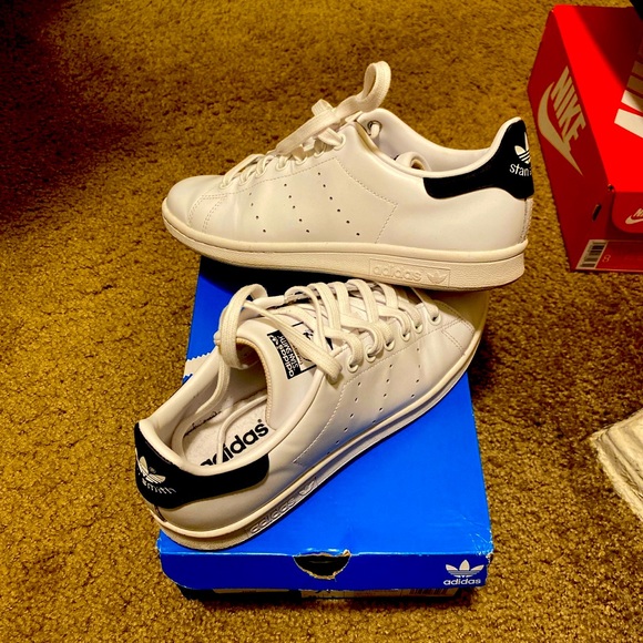 Navy Blue Stan Smiths 7.5. - Picture 1 of 1